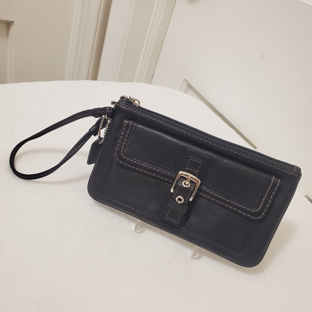 Coach Hampton Black Leather Wristlet - Picture 9 of 9